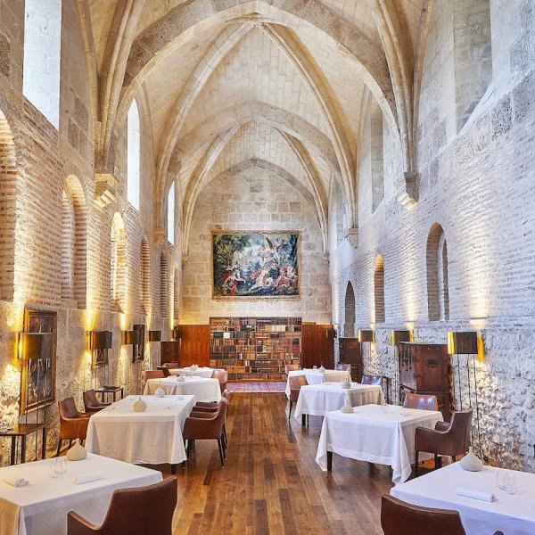 abadia retuerta restaurante refectorio
